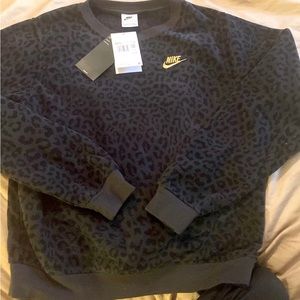 Nike xs loose fit sweatshirt